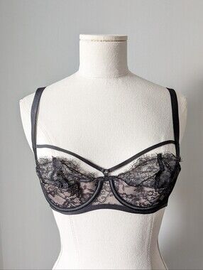 NWOT Victoria's Secret Very Sexy Black Lace Balconette Demi Bra 32B